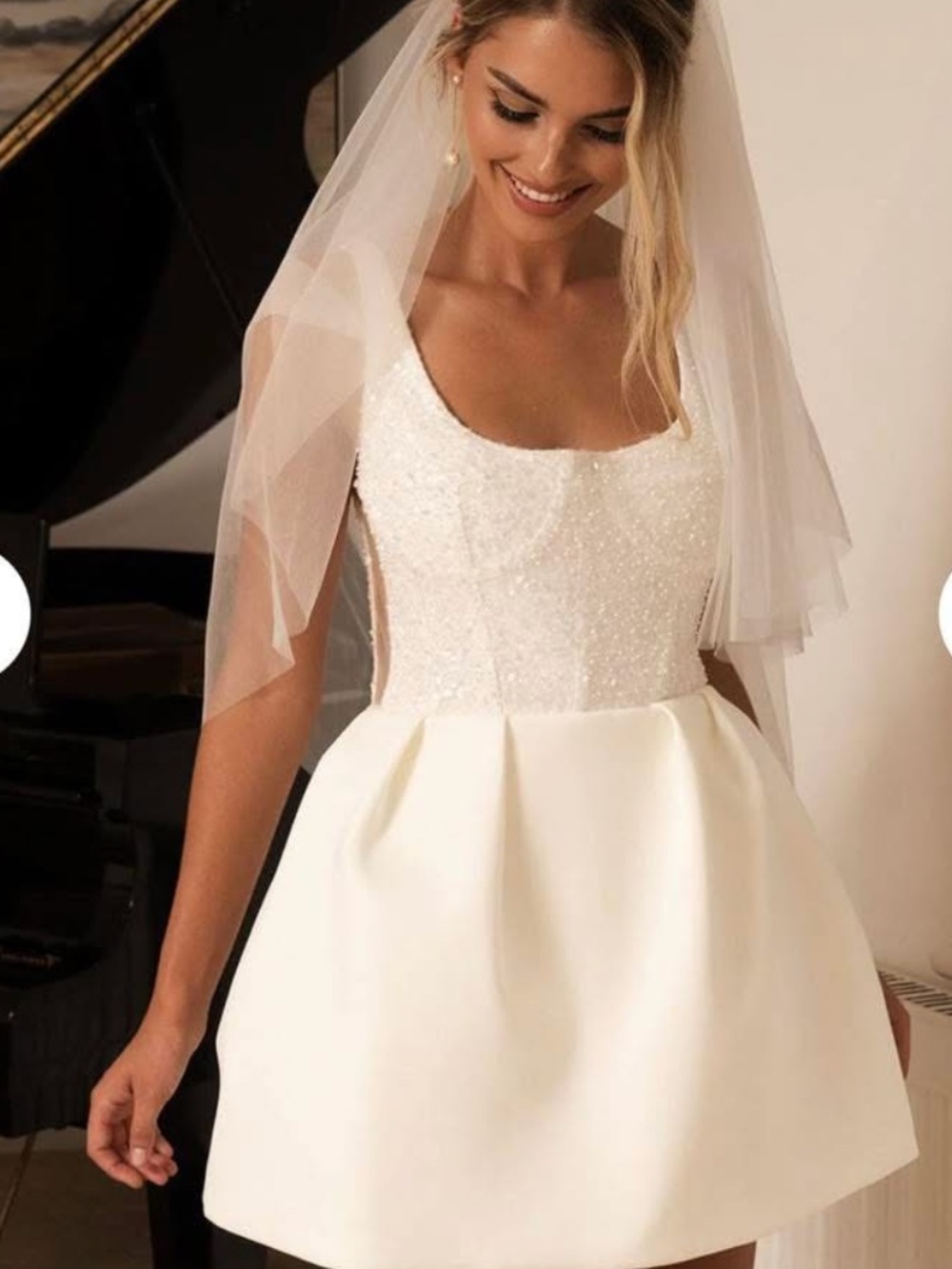 Stunning Ivory Beaded Bodice Satin Bubble mini length wedding dress!!